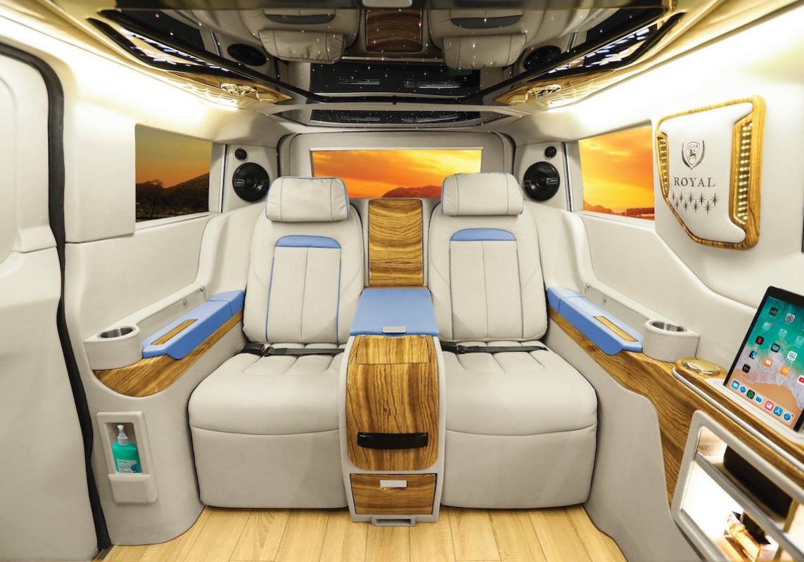 DCAR PRESIDENT TOURNEO